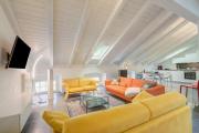 Loft & Jacuzzi - Happy Rentals
