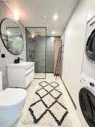 Stylish City Center Apartment with Parking