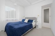 Comfortable House with a Terrace and 3 Bedrooms by Noclegi Renters