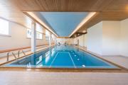 New Exclusive Studio with eFireplace, Pool & Sauna