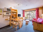 Studio confortable au centre de Val-dIsère avec balcon - FR-1-518-126