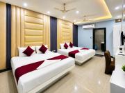 Hotel Manish International Near Kashi Vishwanath Temple
