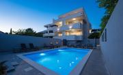 Villa Maro - Apartments with Heated Pool