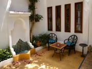 JIBARI, riad luminoso con patio en la medina de Asilah