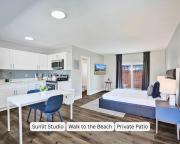Pelican Studio with Full Kitchen and Patio