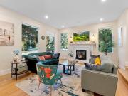 Luxury Private Resort Minutes from Langley Event Centre with hot tub, basketball, game room