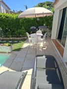 Mazet studio with private pool, terrace and garden