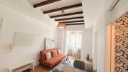 One bedroom apartment in historic center of Cascais, walking distance to the beach