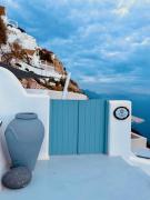 Top Oia