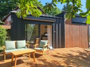 Modernes TinyHouse mit Klimaanlage in privater Atmosphäre