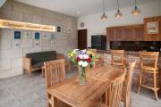 Tropical Retreat-Pool-Mins To Beach-Room 2