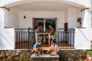 1205 JARDINS con PISCINA - Apivend Immo