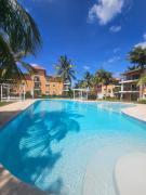Peaceful 2 Bed Apartment - Pool & Private Beach Access