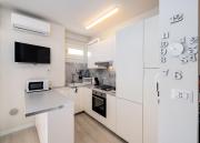 Bardolino Spritz, Balcony, beach access and aircon