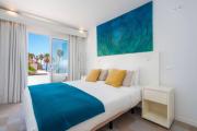 Luxury Sea View Retreat with Cinema & Snooker