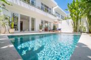 Eleven Villa - Spacious Stay with Huge Pool & Office Space