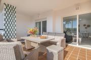 Mi Capricho Modern Sunshine - Happy Rentals