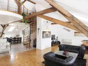 Perfectly located forof Prague attractions !