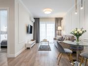 Urban Chic - Mennica Residence Luxury Stay for 10 Guests in Central Warsaw