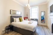 Chic 1BD Flat - wViews of Edinburgh Castle!