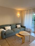 Modern central Apartment steps from Puerto Marina