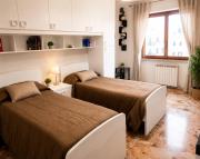Modern 2 Bedroom Flat with Private Parking - Rome