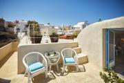 Top Oia