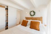 First Line with Pool, Ideal for Families