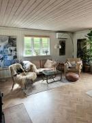 Sommerhus Med Pool Og Ro I Vejby