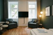 Comfy APT for 2-4 quiet & close to metro