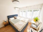 Great flat few minutes from the beach!
