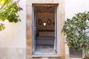 Top Noto