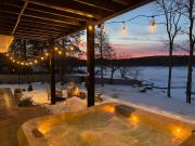 Lakeside Lodge with Studio Apartment