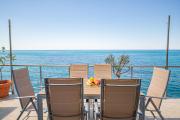 Perfect Seaview Two-bedroom Apartment Tramontana