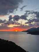 Top Himare