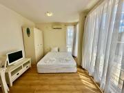 Cozy studio in Flores Park