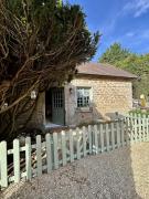 La Petite Maison Burgundy