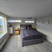 Cozy Apartment with Fjord View Þingeyri