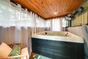 Hot Tub, Deck! Tiny Home Retreat By Kentucky Lake
