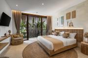 15BR Blue Parrot Arara Layang by BaliSuperHost