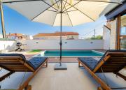 Holiday Home Mareta with pool