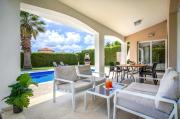 Top Coral Bay