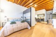Downtown luxury Sleeps 4, Crocetta, 8 min from the Duomo