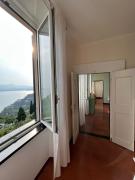 Top Chiavari