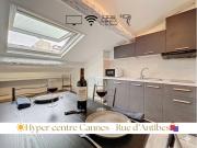 Studio Hyper Centre Cannes, vue toit, 3min Plages