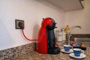 Great apartment with pool Train station 1 min away