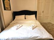 Design 3BR Apartment in Heart of Old Town with Castel & Cathedral View