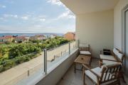SEA STONE Sea-View Apartment with Private Garden & Terrace