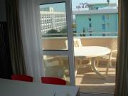 Enjoy your holiday 80m from the beach