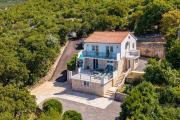 Hidden Pool House With Sea View - Happy Rentals